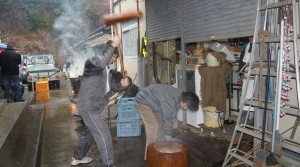清水で餅つき