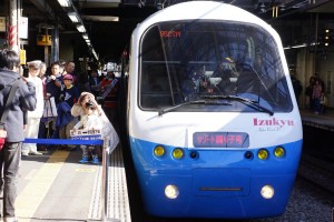 立川駅と踊り子