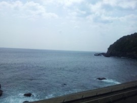 しばらく海を