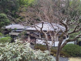 館内より隣離れ