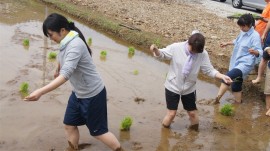 ガールズ登場