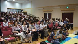 段々埋まる会場